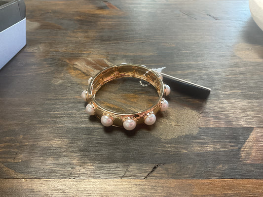 Stretch Pearl Bracelet